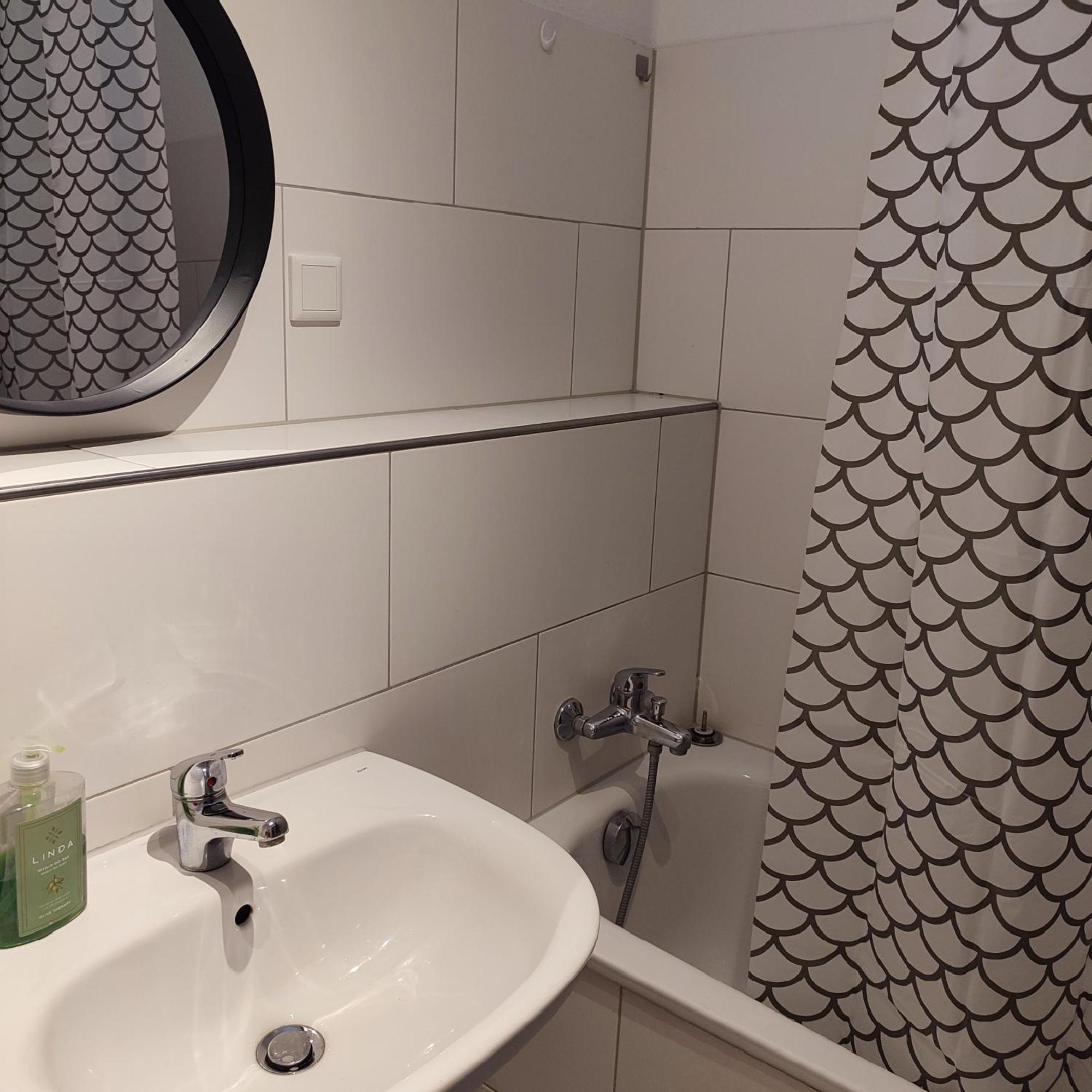 Ferienwohnung Monteurwohnung Messewohnung Duisburg Sued Grenze Duesseldorf 6 Personen Bagian luar foto