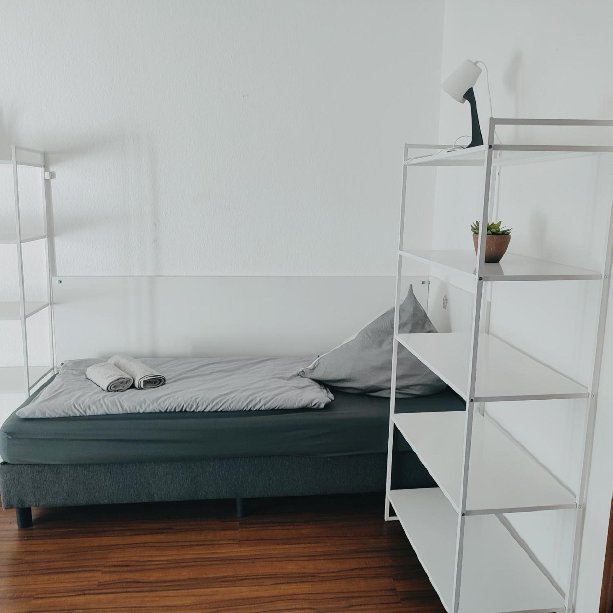 Ferienwohnung Monteurwohnung Messewohnung Duisburg Sued Grenze Duesseldorf 6 Personen Bagian luar foto