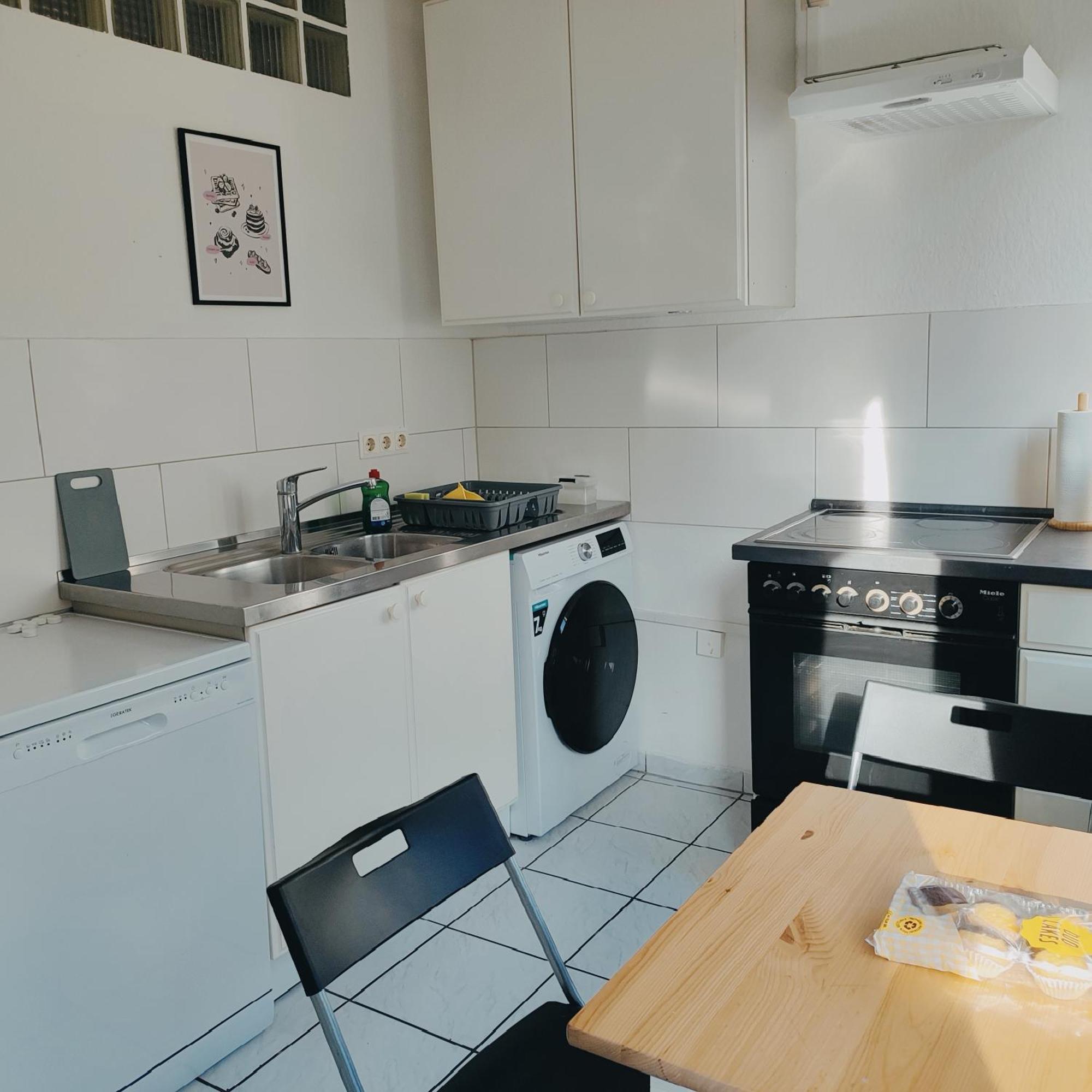Ferienwohnung Monteurwohnung Messewohnung Duisburg Sued Grenze Duesseldorf 6 Personen Bagian luar foto