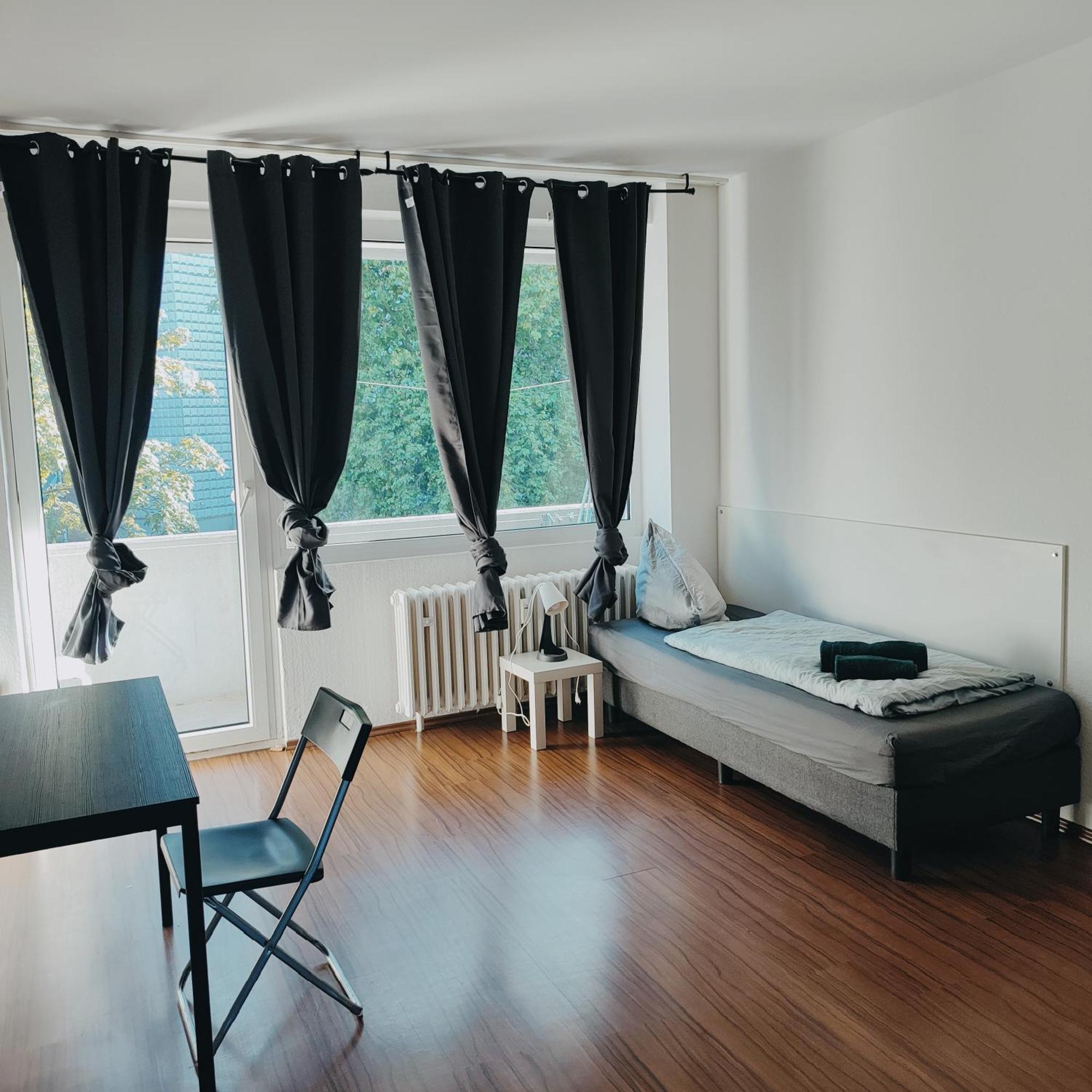 Ferienwohnung Monteurwohnung Messewohnung Duisburg Sued Grenze Duesseldorf 6 Personen Bagian luar foto