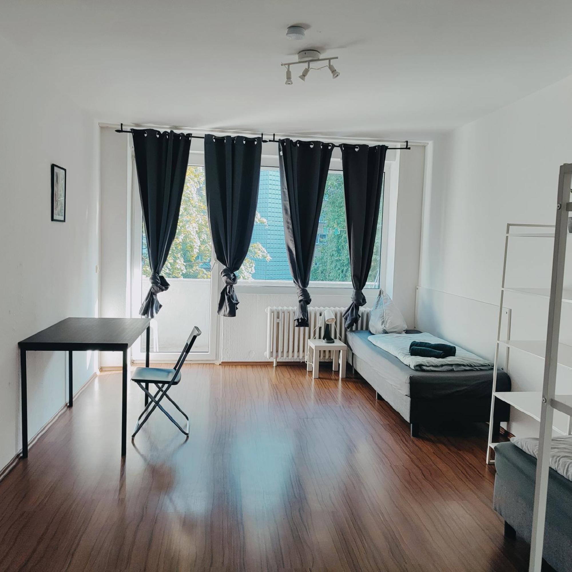 Ferienwohnung Monteurwohnung Messewohnung Duisburg Sued Grenze Duesseldorf 6 Personen Bagian luar foto
