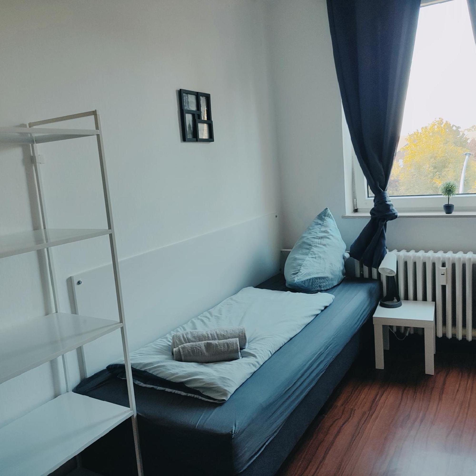 Ferienwohnung Monteurwohnung Messewohnung Duisburg Sued Grenze Duesseldorf 6 Personen Bagian luar foto
